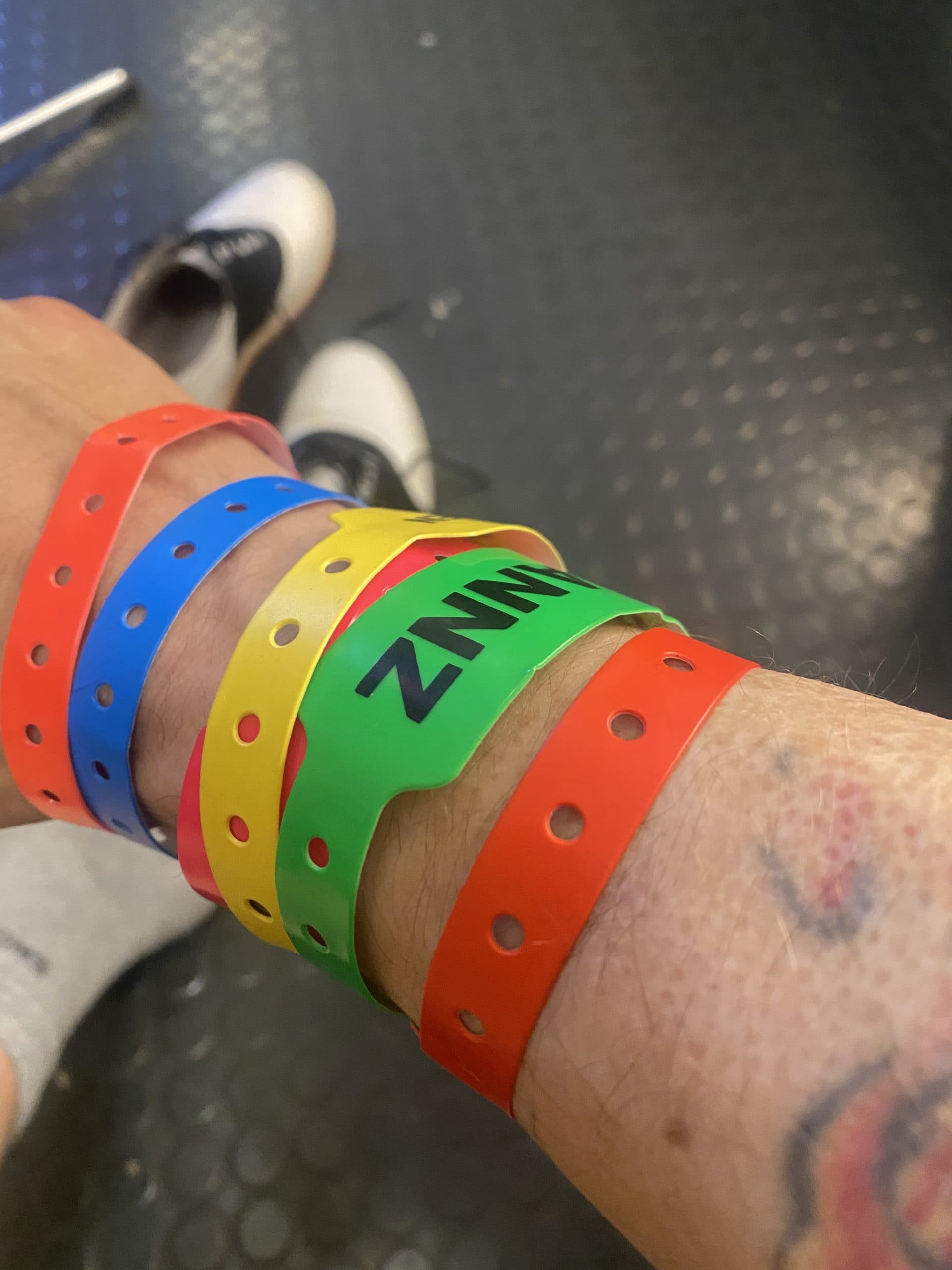 Erst 6 Armbänder…wtf